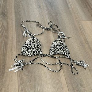 Acacia Swimwear Batik Black and White Triangle Bikini Top - Sz M